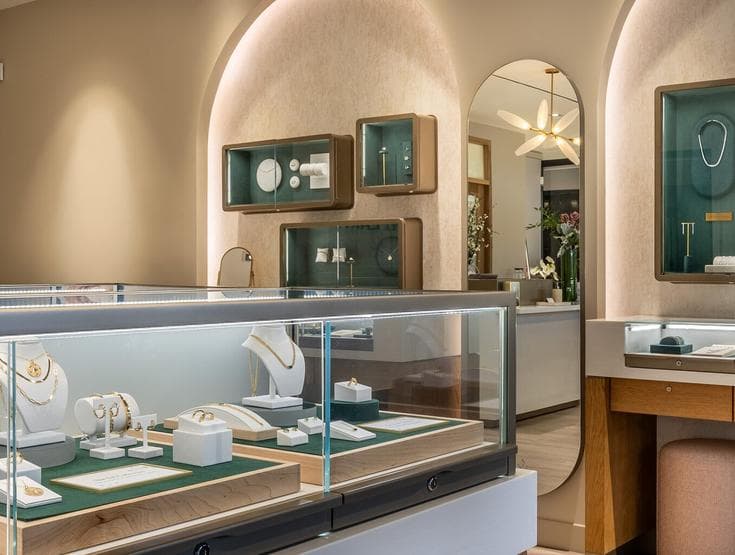 Traditional goldsmith craftsmanship